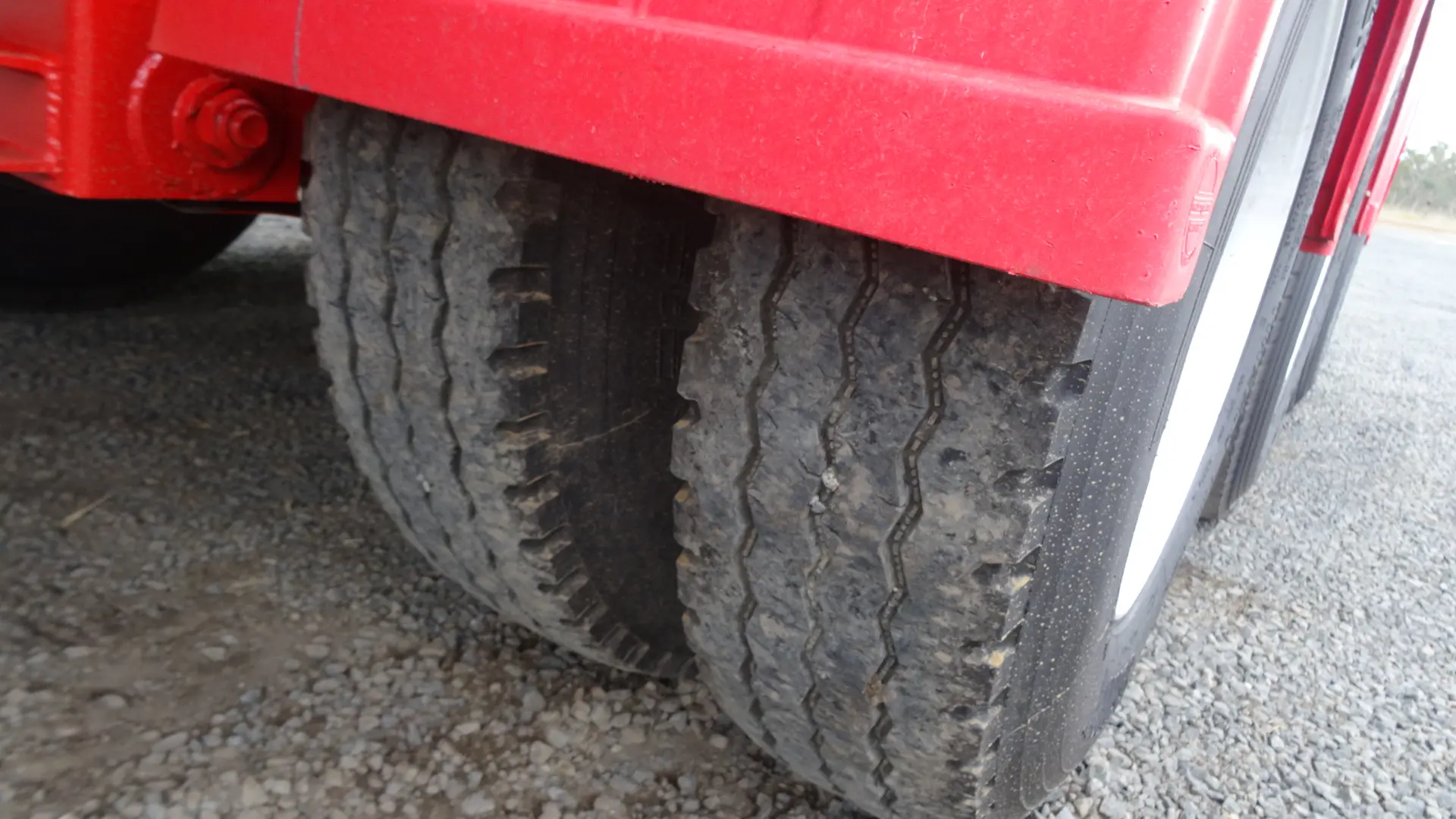 1998 BARKER HEAVY DUTY TRI AXLE image 26